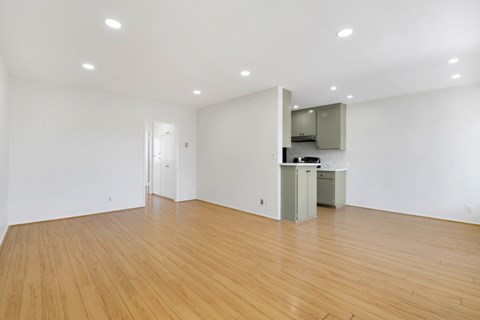 Floor plan for 1 bed, 1 bath, 750 sqft